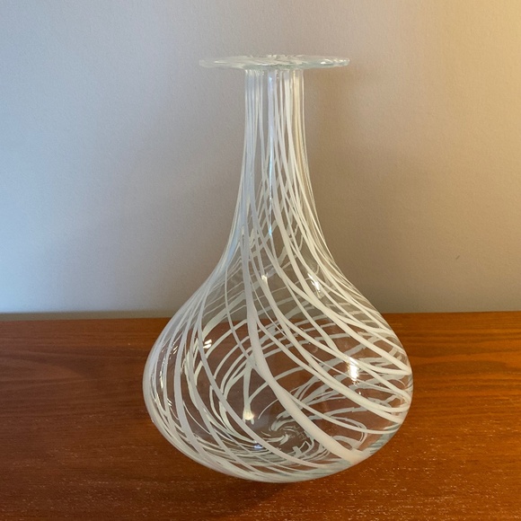 Art Glass Handblown Vase with White Swirl Pattern - Signed P. Stanley - Canada - Picture 1 of 15